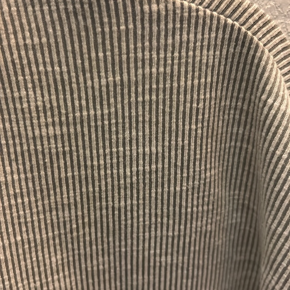 26. Donni gray/white knit cardigan OSFM - Picture 3 of 3